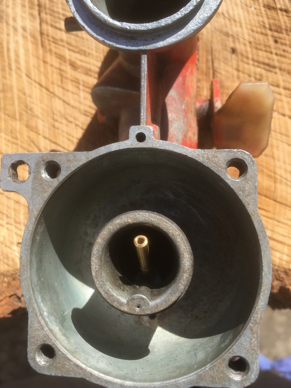 Briggs & Stratton small two piece FloJet carb The Old Lawnmower Club